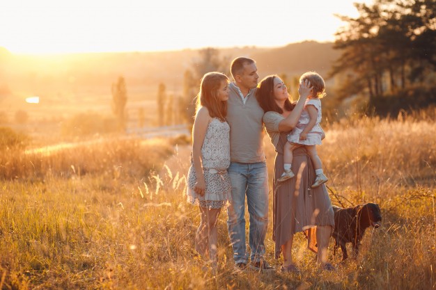 famille heureuse immobilier patrimoine